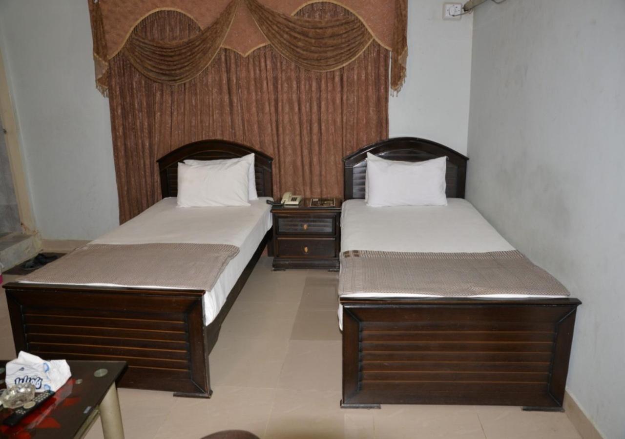 Step Inn Hotel Sukkur Zewnętrze zdjęcie