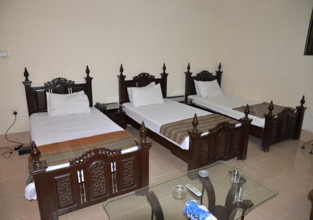 Step Inn Hotel Sukkur Zewnętrze zdjęcie