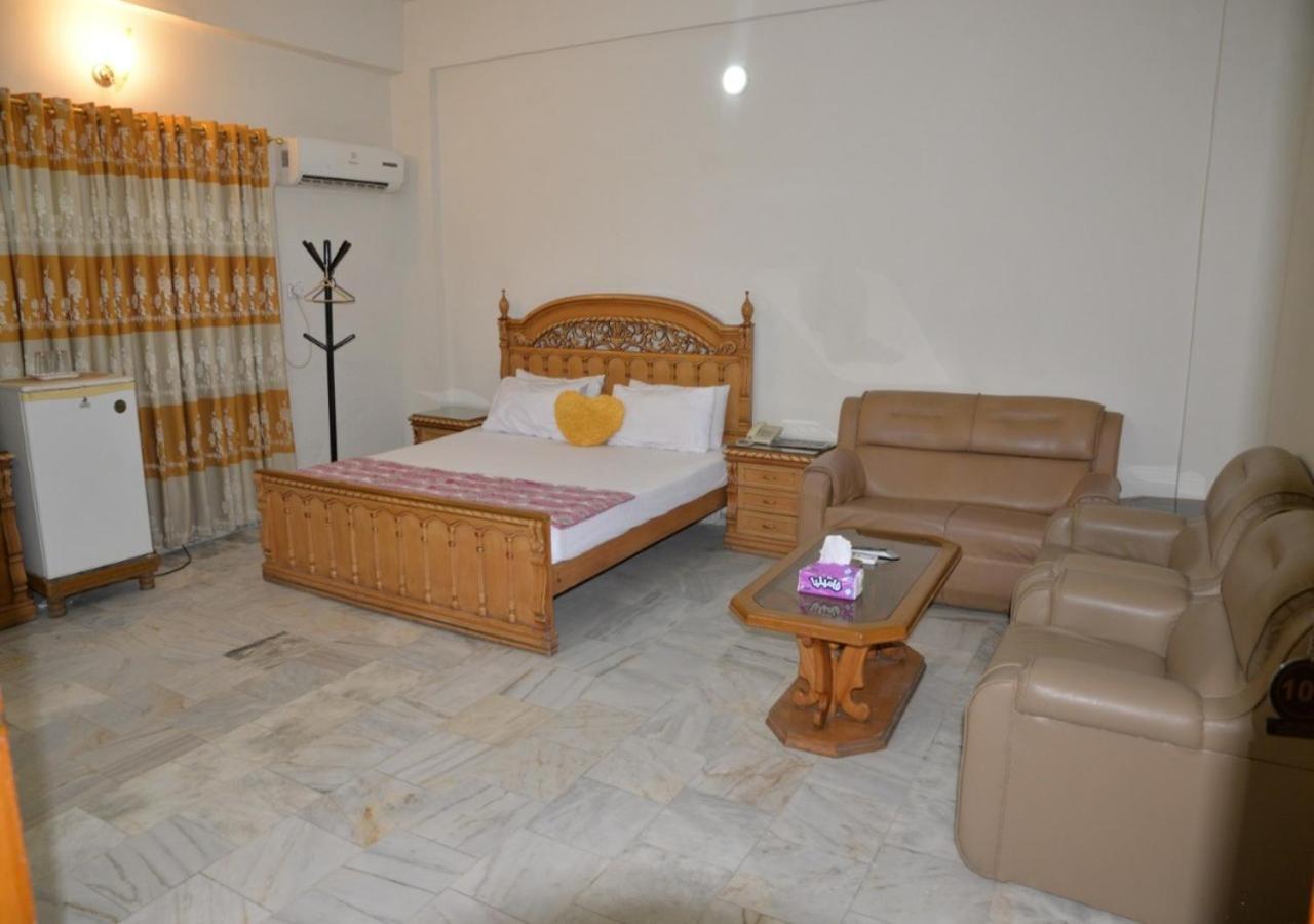 Step Inn Hotel Sukkur Zewnętrze zdjęcie