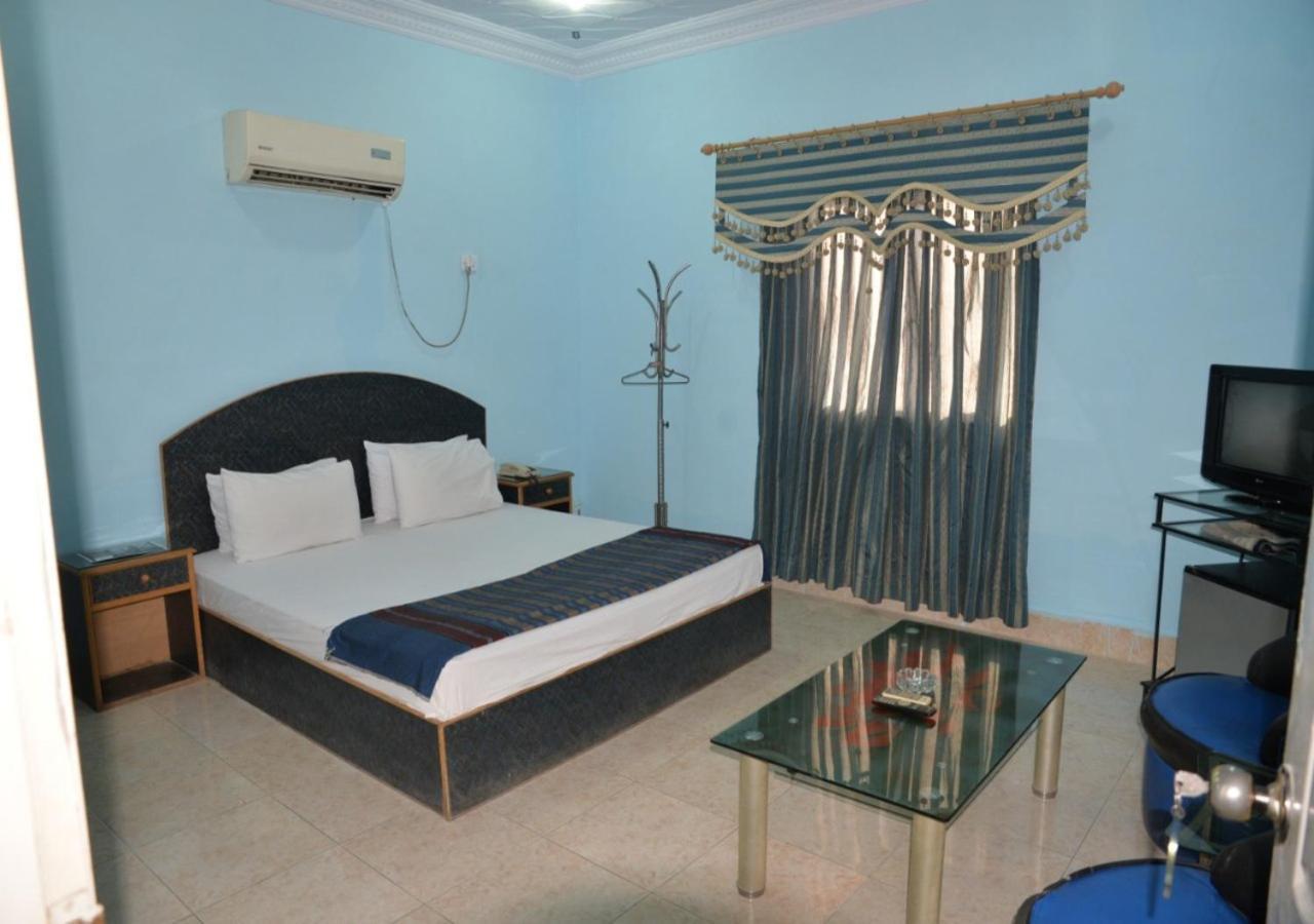 Step Inn Hotel Sukkur Zewnętrze zdjęcie
