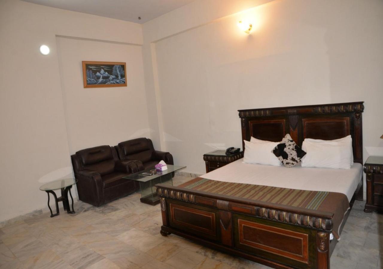Step Inn Hotel Sukkur Zewnętrze zdjęcie