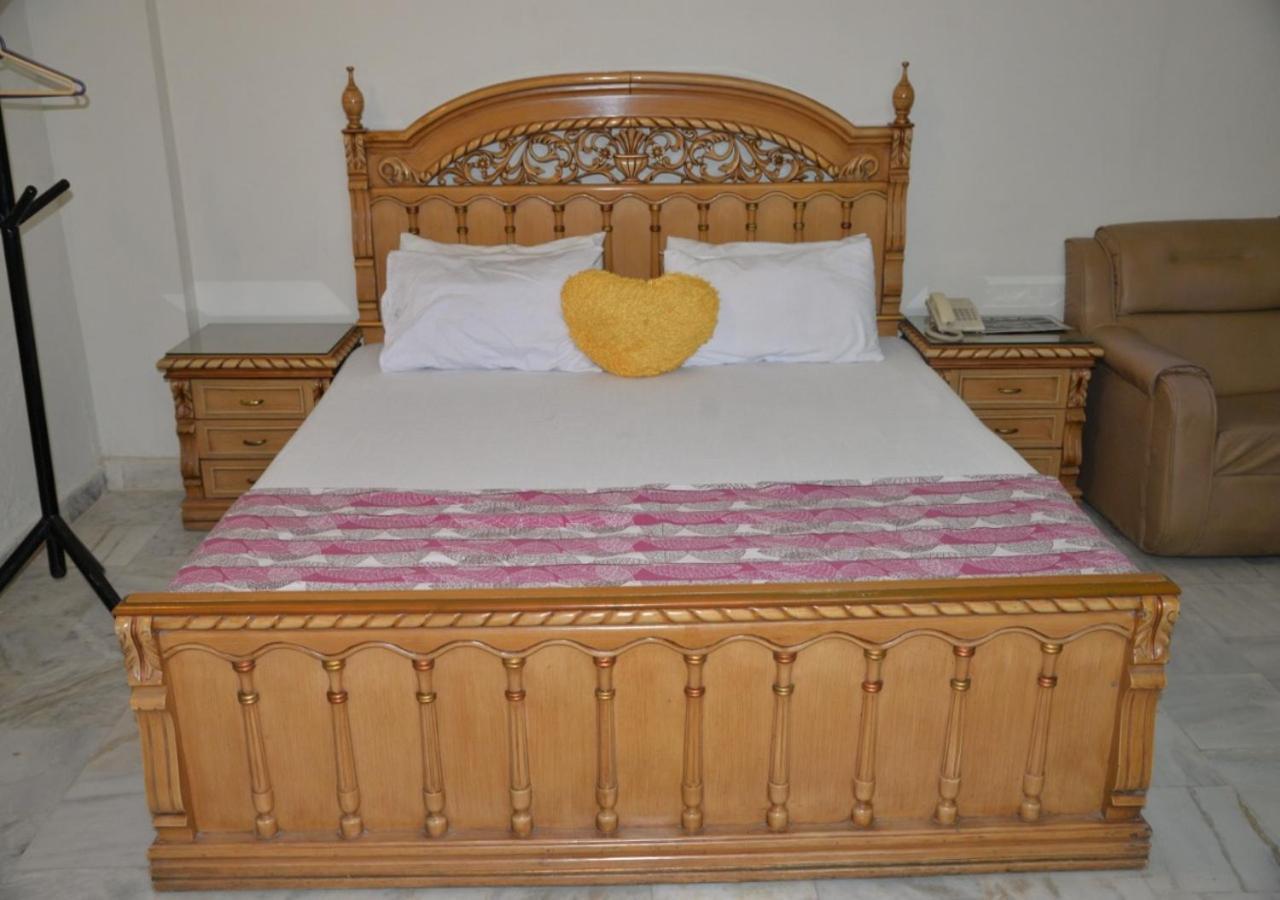 Step Inn Hotel Sukkur Zewnętrze zdjęcie